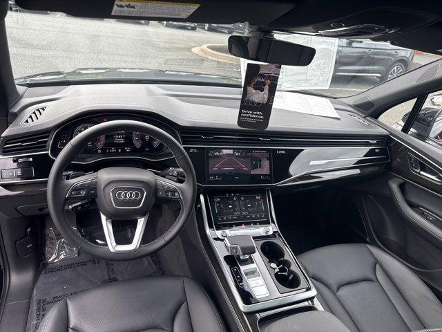 Photo of 2025 Mythos Black Metallic Audi Q7
