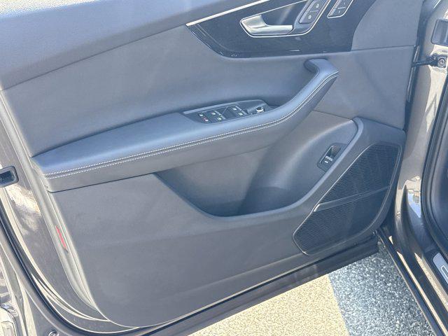 Photo of 2025 Samurai Gray Metallic Audi Q7