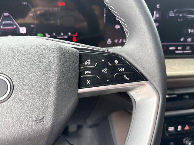 Photo of 2025 Glacier White Metallic Audi Q5