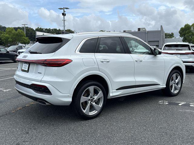 Photo of 2025 Glacier White Metallic Audi Q5