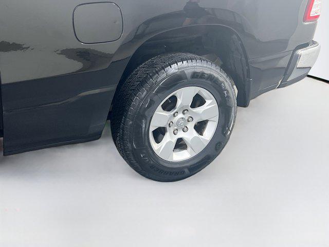 Photo of 2022 Diamond Black Crystal Pearlcoat RAM 1500