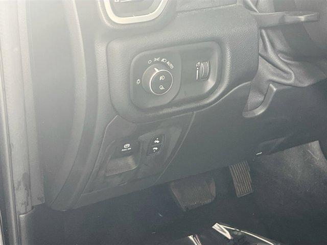 Photo of 2022 Diamond Black Crystal Pearlcoat RAM 1500