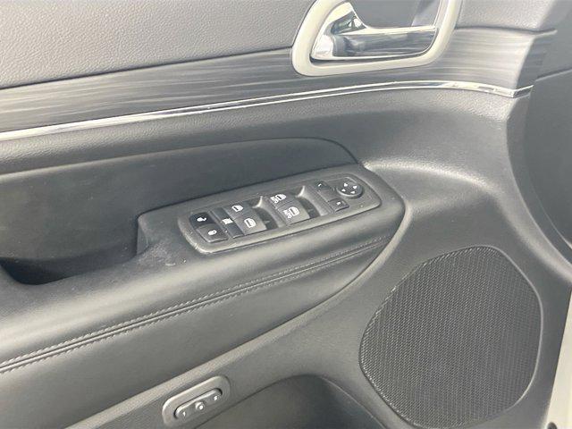 Photo of 2022 Bright White Clearcoat Jeep Grand Cherokee