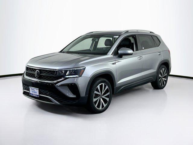 Photo of 2022 Pyrite Silver Metallic Volkswagen Taos