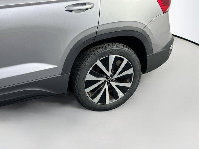 Photo of 2022 Pyrite Silver Metallic Volkswagen Taos