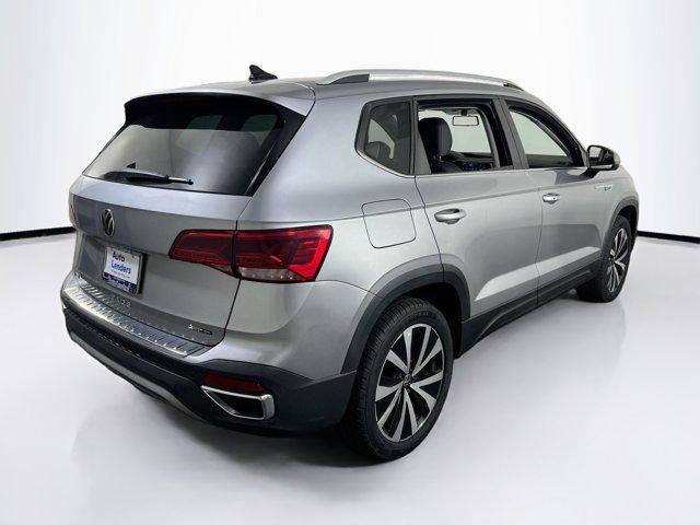 Photo of 2022 Pyrite Silver Metallic Volkswagen Taos