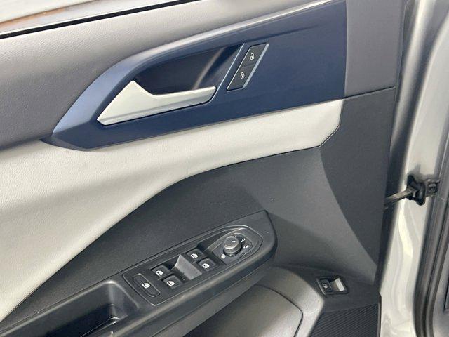 Photo of 2022 Pyrite Silver Metallic Volkswagen Taos