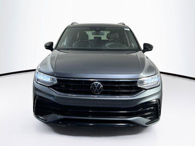 Photo of 2022 Platinum Gray Metallic Volkswagen Tiguan