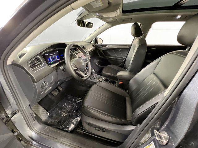 Photo of 2022 Platinum Gray Metallic Volkswagen Tiguan