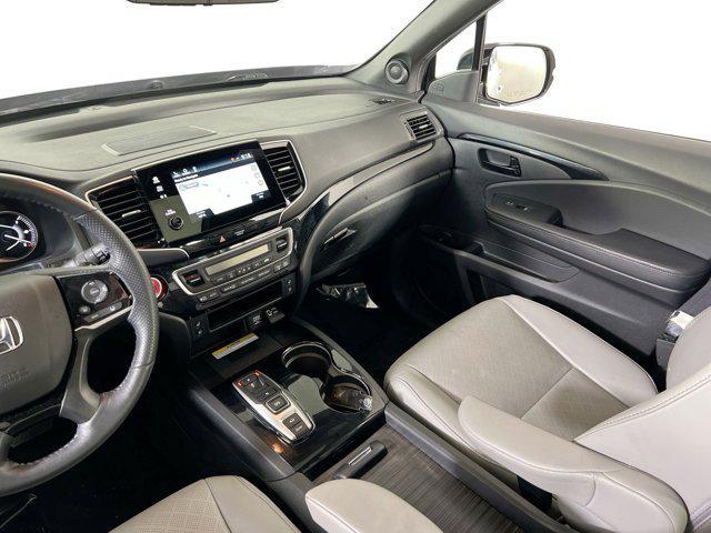 Photo of 2022 Lunar Silver Metallic Honda Passport
