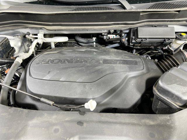 Photo of 2022 Lunar Silver Metallic Honda Passport
