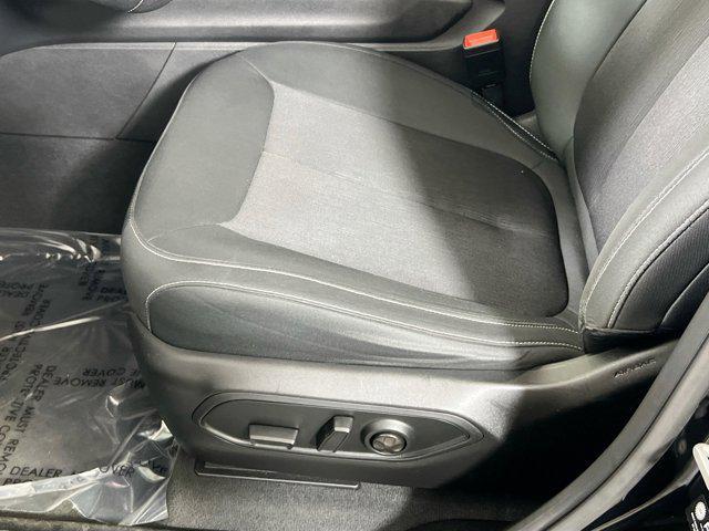Photo of 2022 Diamond Black Crystal Pearlcoat Jeep Grand Cherokee