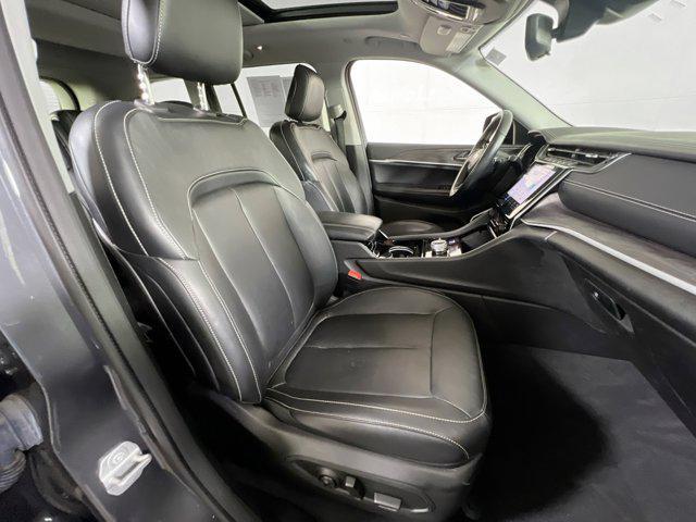Photo of 2022 Baltic Gray Metallic Clearcoat Jeep Grand Cherokee