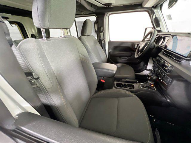 Photo of 2024 Bright White Clearcoat Jeep Wrangler