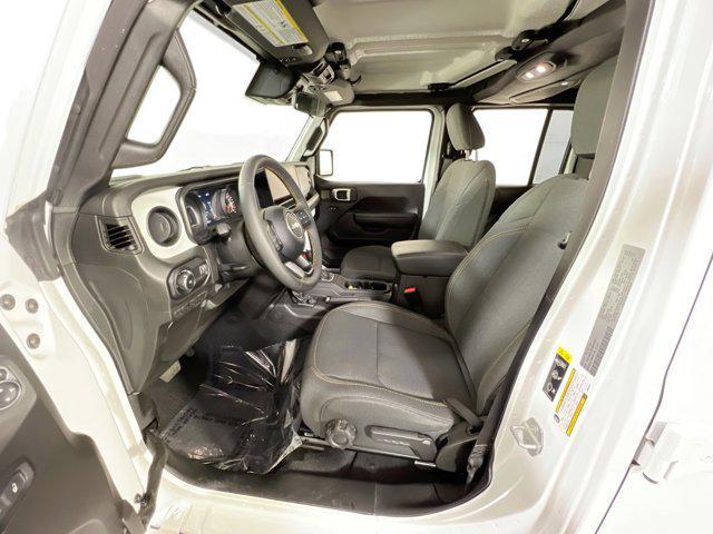 Photo of 2024 Bright White Clearcoat Jeep Wrangler