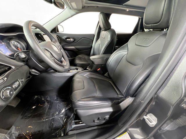 Photo of 2022 Granite Crystal Metallic Clearcoat Jeep Cherokee
