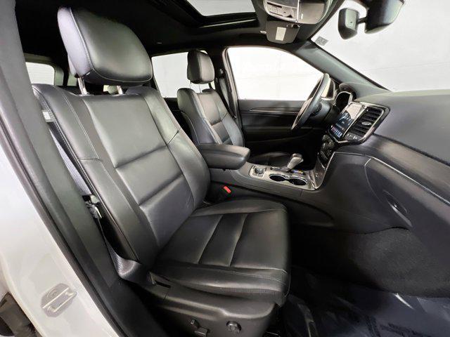 Photo of 2022 Bright White Clearcoat Jeep Grand Cherokee