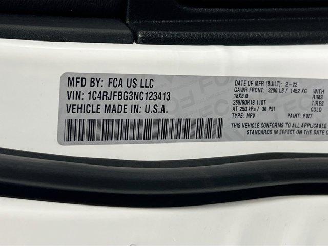 Photo of 2022 Bright White Clearcoat Jeep Grand Cherokee