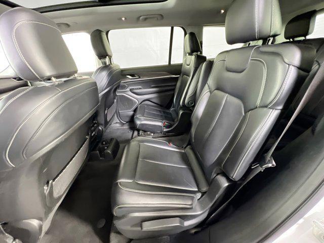 Photo of 2021 Bright White Clearcoat Jeep Grand Cherokee L