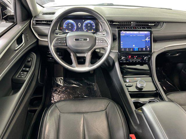 Photo of 2021 Bright White Clearcoat Jeep Grand Cherokee L