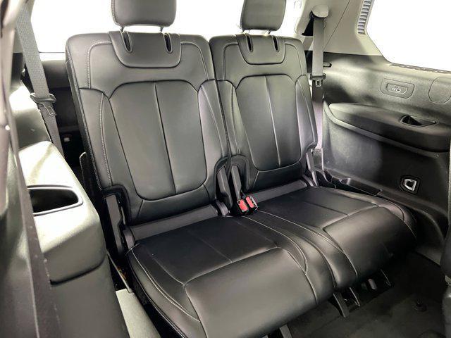 Photo of 2021 Bright White Clearcoat Jeep Grand Cherokee L