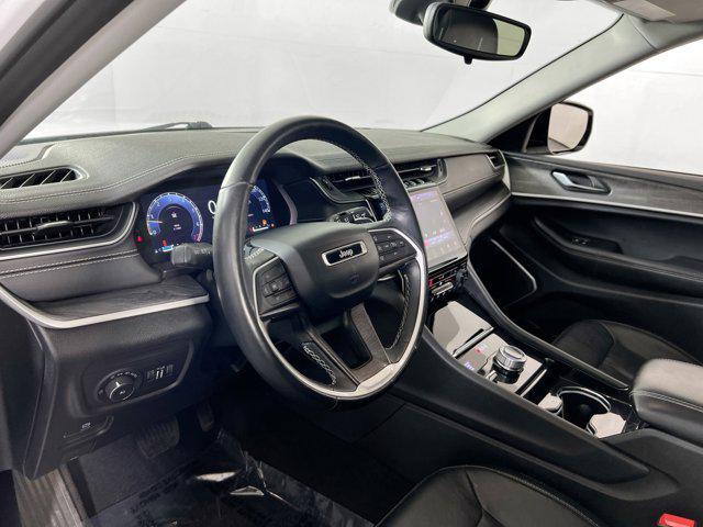 Photo of 2021 Bright White Clearcoat Jeep Grand Cherokee L