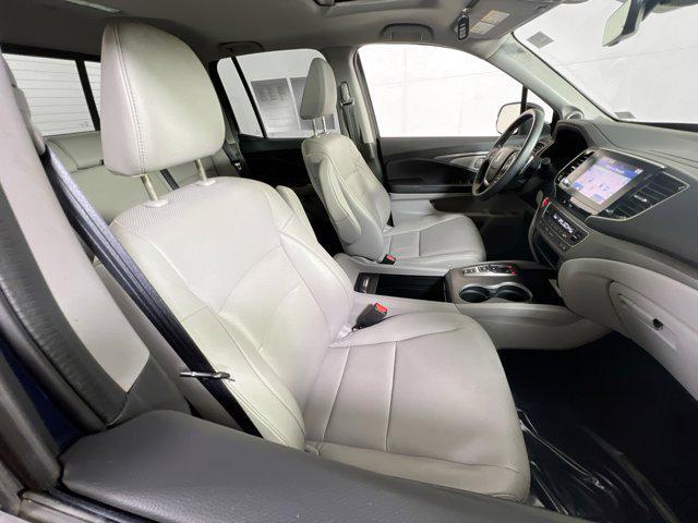 Photo of 2022 Obsidian Blue Pearl Honda Ridgeline