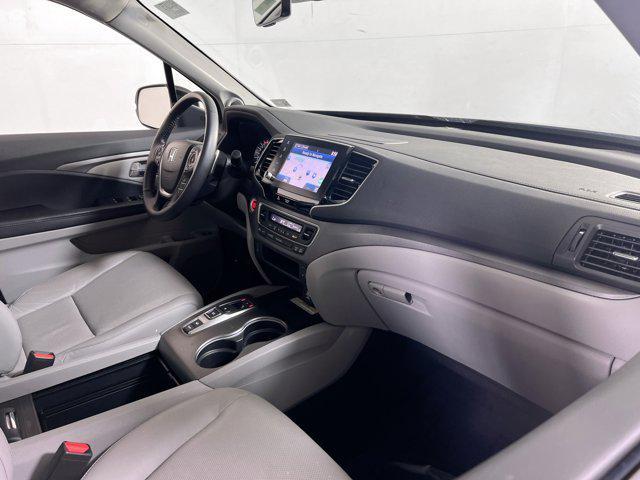 Photo of 2022 Obsidian Blue Pearl Honda Ridgeline