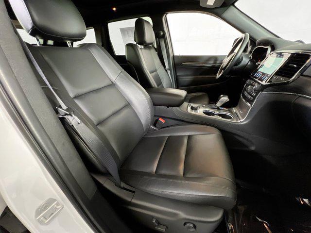 Photo of 2022 Bright White Clearcoat Jeep Grand Cherokee
