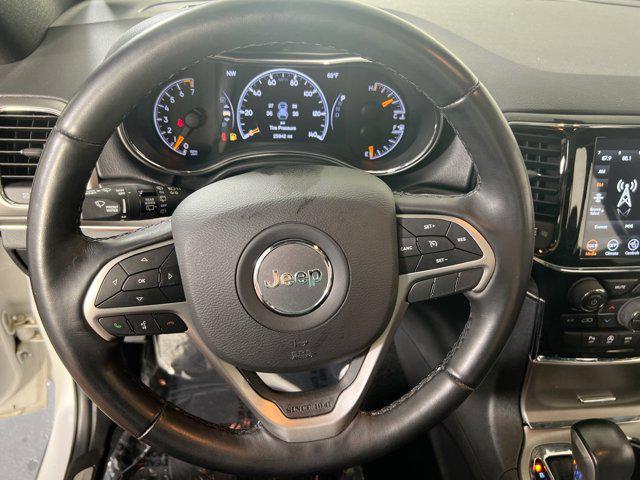 Photo of 2022 Bright White Clearcoat Jeep Grand Cherokee