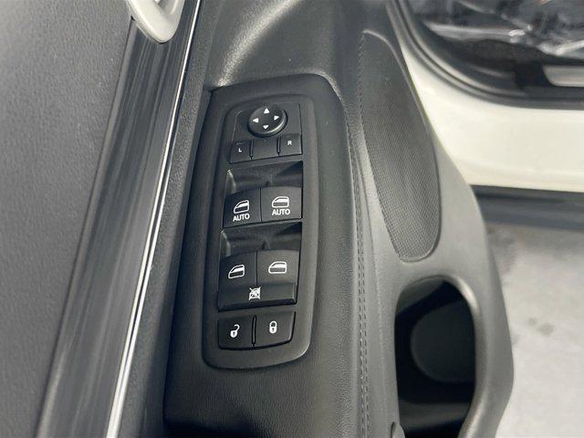 Photo of 2022 Bright White Clearcoat Jeep Grand Cherokee
