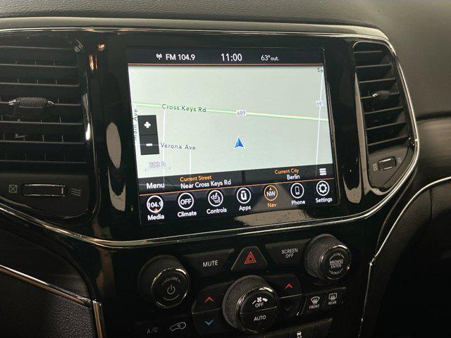 Photo of 2022 Bright White Clearcoat Jeep Grand Cherokee