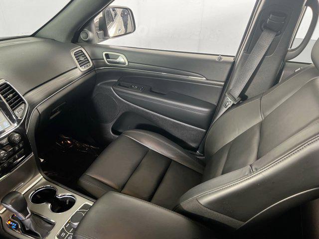 Photo of 2022 Bright White Clearcoat Jeep Grand Cherokee