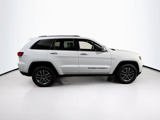 Photo of 2022 Bright White Clearcoat Jeep Grand Cherokee