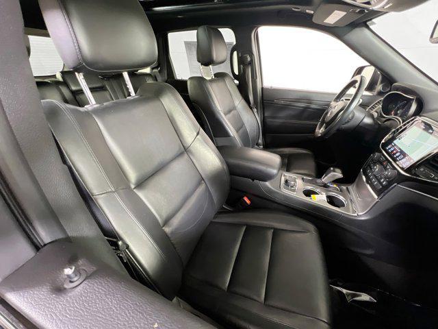 Photo of 2022 Velvet Red Pearlcoat Jeep Grand Cherokee