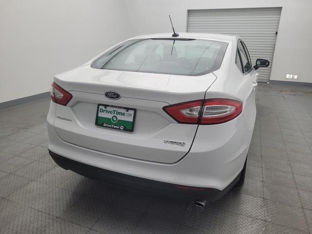 Photo of 2014 Oxford White Ford Fusion Hybrid