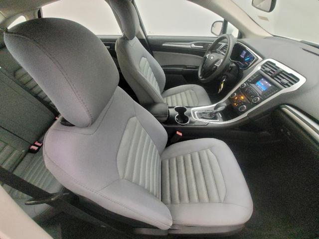 Photo of 2014 Oxford White Ford Fusion Hybrid