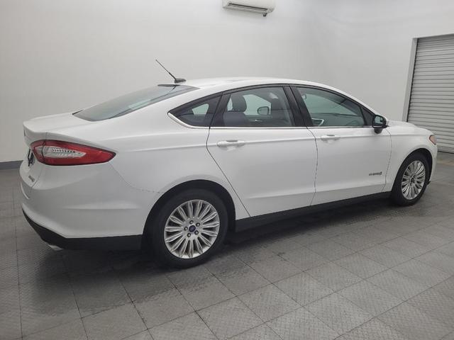 Photo of 2014 Oxford White Ford Fusion Hybrid