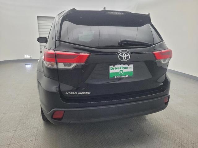 Photo of 2018 Midnight Black Metallic Toyota Highlander