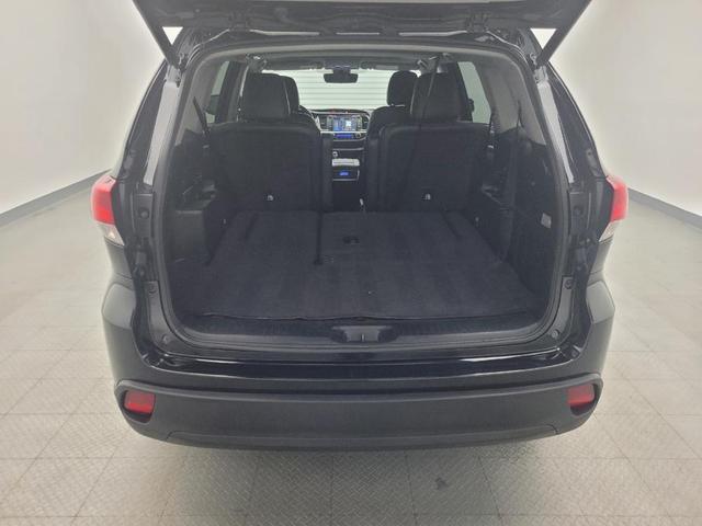 Photo of 2018 Midnight Black Metallic Toyota Highlander