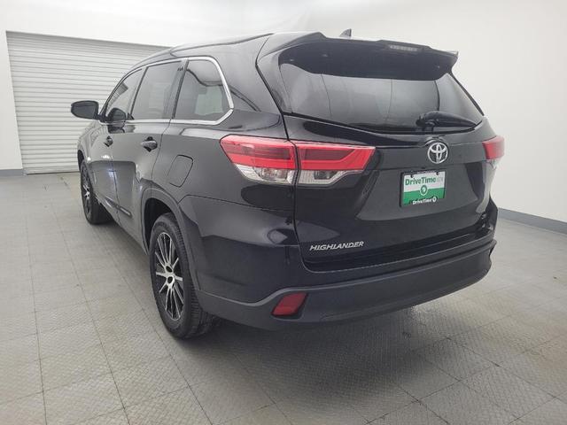 Photo of 2018 Midnight Black Metallic Toyota Highlander