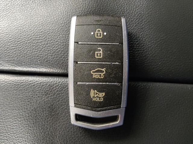 Photo of 2017 Gray Genesis G80