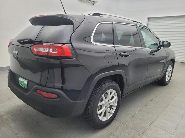 Photo of 2017 Diamond Black Crystal Pearlcoat Jeep Cherokee