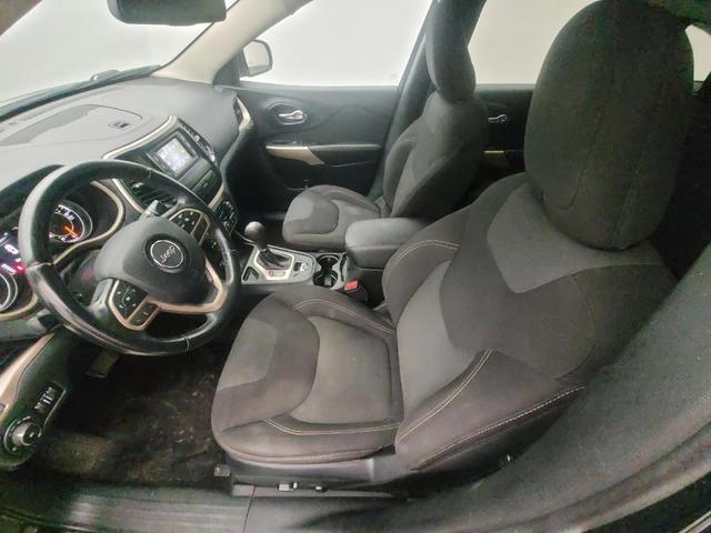 Photo of 2017 Diamond Black Crystal Pearlcoat Jeep Cherokee