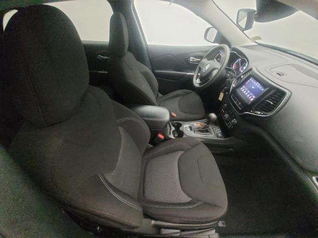 Photo of 2021 Diamond Black Crystal Pearlcoat Jeep Cherokee