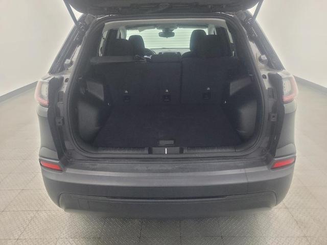 Photo of 2021 Diamond Black Crystal Pearlcoat Jeep Cherokee