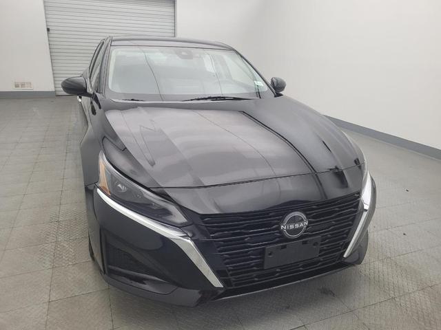 Photo of 2023 Super Black Nissan Altima