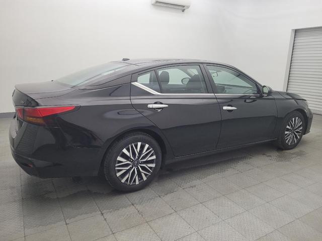 Photo of 2023 Super Black Nissan Altima