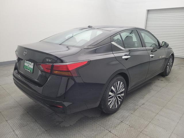 Photo of 2023 Super Black Nissan Altima