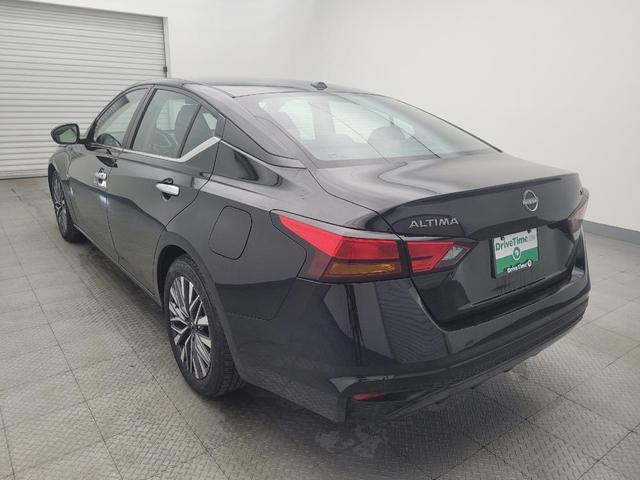 Photo of 2023 Super Black Nissan Altima